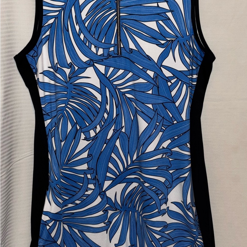 Tail White Label Blue and White Leaf Golf Dress size Large